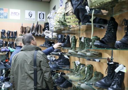 Солдат спит, цены растут: что происходит в военторгах