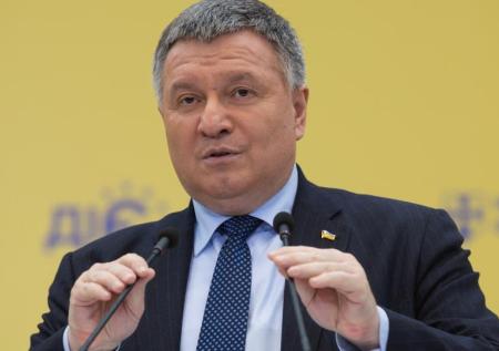Глава МВД Украины посоветовал Лукашенко успокоиться