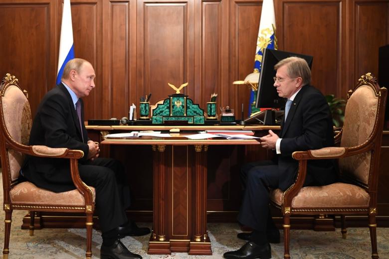 Владимир Путин и Виталий Савельев
