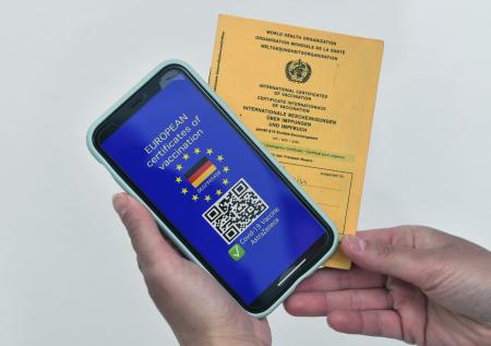 В ВОЗ допустили введение прививочных паспортов для туристов