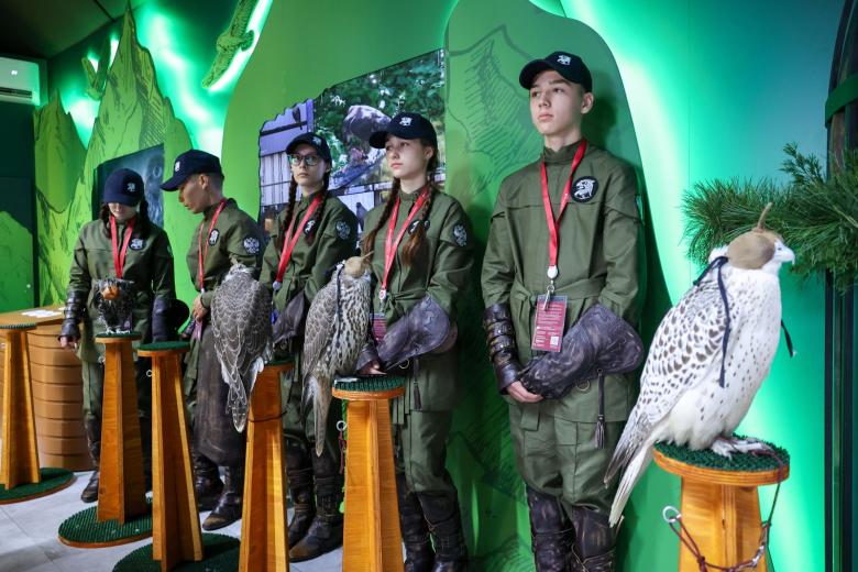 Павильон «Дом сокола» на выставке «Улица Дальнего Востока» в рамках Восточного экономического форума