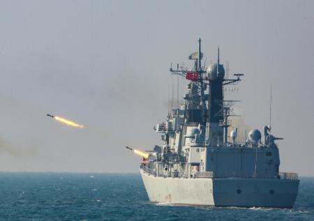 Китай начал военные учения в Южно-Китайском море