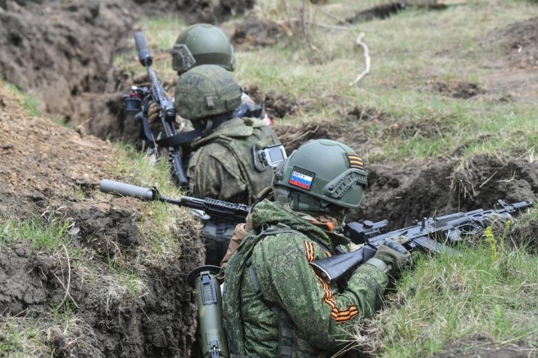 Военнослужащие подразделения ВДВ во время подготовки штурмовых групп на полигоне в южном секторе СВО