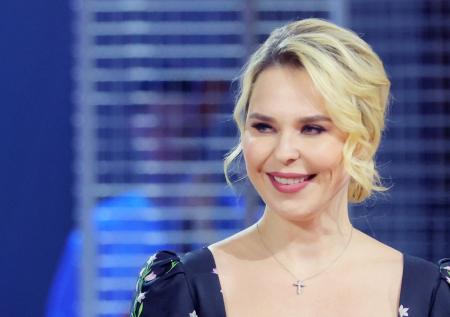 Пелагея показала, как экс-муж довел их дочь до слез в аэропорту