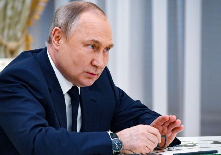 «Это историческая традиция»: Путин призвал сделать нормой многодетные семьи