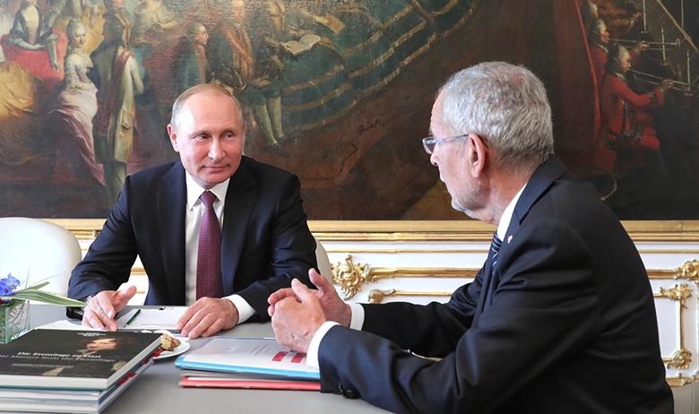 Президент России Владимир Путин и президент Австрийской Республики Александр Ван дер Беллен