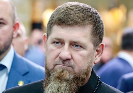 Кадыров выразил соболезнования в связи с крушением самолета в Казахстане