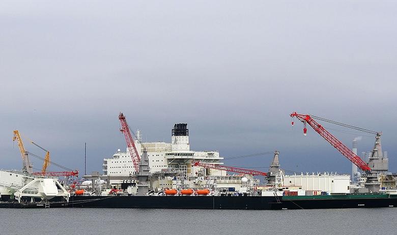 Судно-трубоукладчик Pioneering Spirit, работающее на строительстве «Турецкого потока»