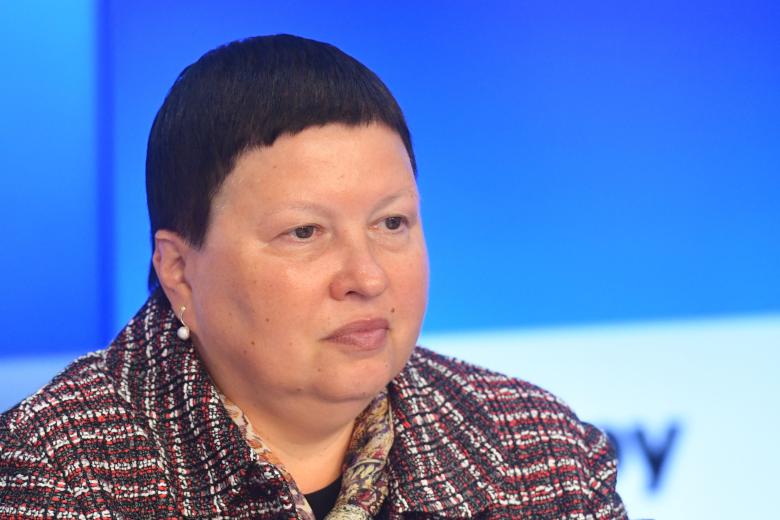 Елена Сутормина