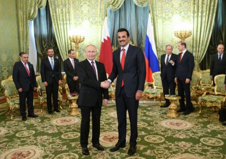 Кремль опубликовал видео с эмиром Катара в Москве