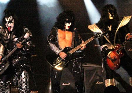Группа Kiss прощается с фанатами