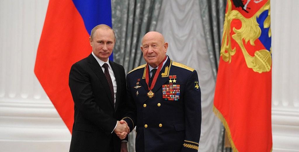 Владимир Путин и Алексей Леонов