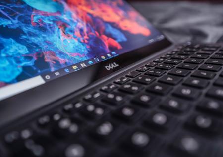 Dell приостановила продажи техники в России и на Украине