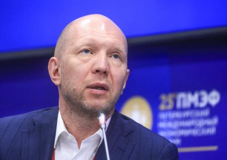 «Я по образованию социолог и строитель»: как живет ведущий Анатолий Кузичев