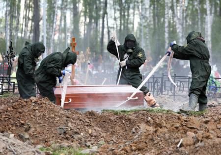Мясников объяснил высокую смертность во время пандемии