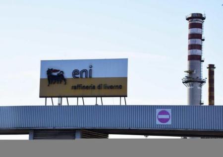 Итальянская Eni приостановила новые контракты на российскую нефть