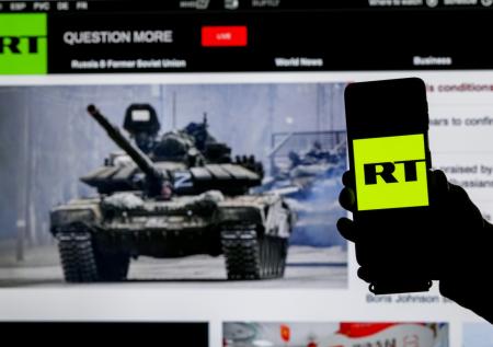 «Наступление на свободу слова»: Песков о запрете вещания RT France