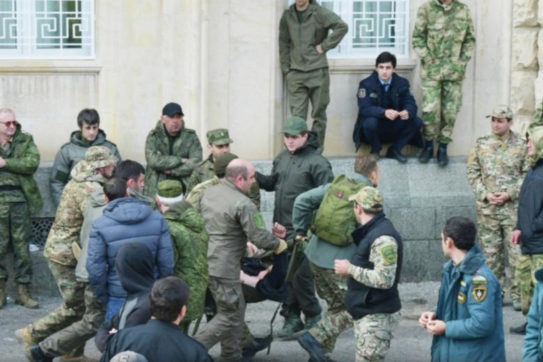 Обстановка у парламента Абхазии в Сухуме