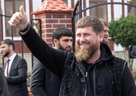 Кадыров поздравил бойцов спецназа из Чечни, получивших краповые береты