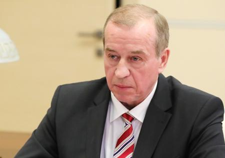 Убивший медведя губернатор получил миллионы на пиар КПРФ