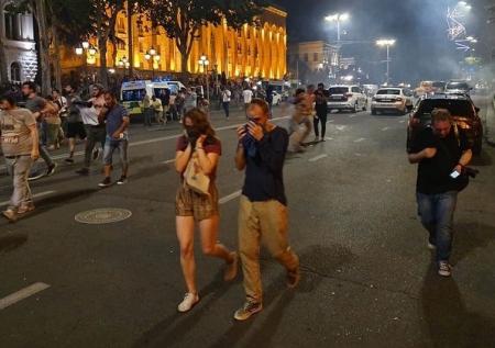 Бурджанадзе назвала организаторов протестов в Грузии