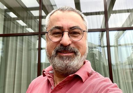 Отец Децла рассказал о плохих отношениях с внуком
