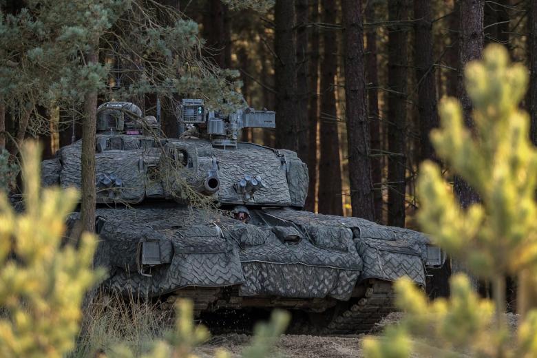 Танк Challenger 2