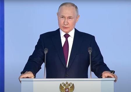 «Прости господи»: Путин призвал не доверять гендерно-нейтральному богу