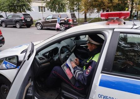 Водитель самосвала дважды нарушил ПДД и переехал самокатчика