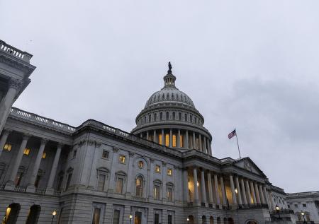 В Конгрессе США проведут спецзаседание о соперничестве с Китаем