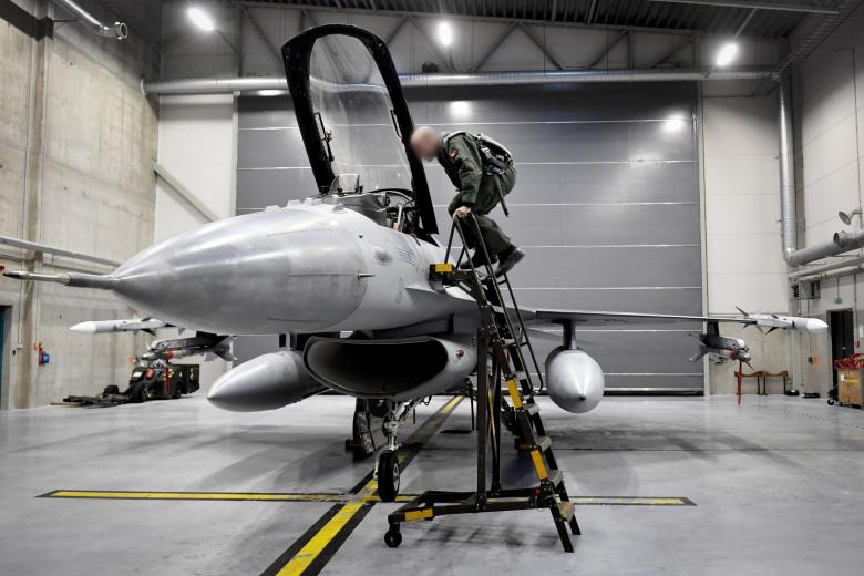 F-16