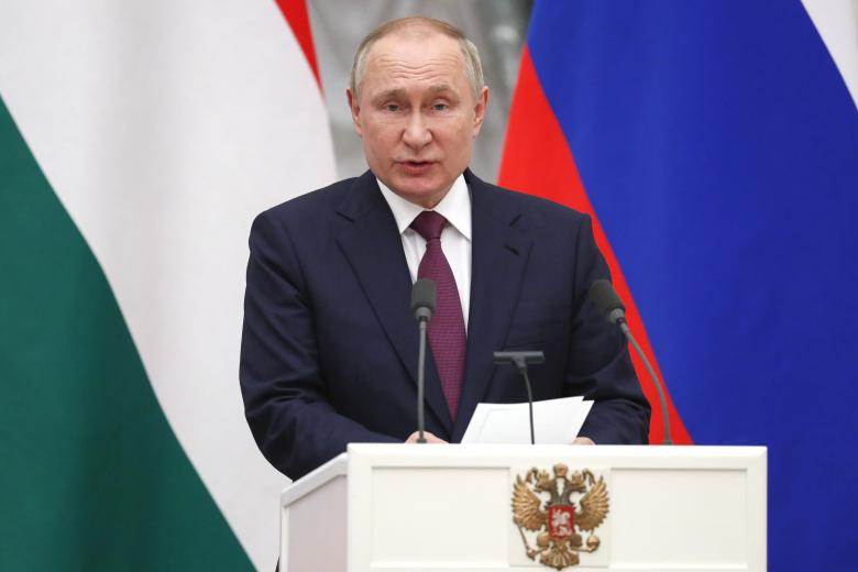 Президент России Владимир Путин на совместной пресс-конференции с премьер-министром Венгрии Виктором Орбаном по итогам встречи