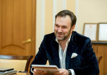 Певец Осин одобрил «чистку» списка участников «Песни года»