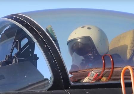 Появились кадры боя Су-30 и Ми-8 с морскими дронами ВСУ за Крымский мост