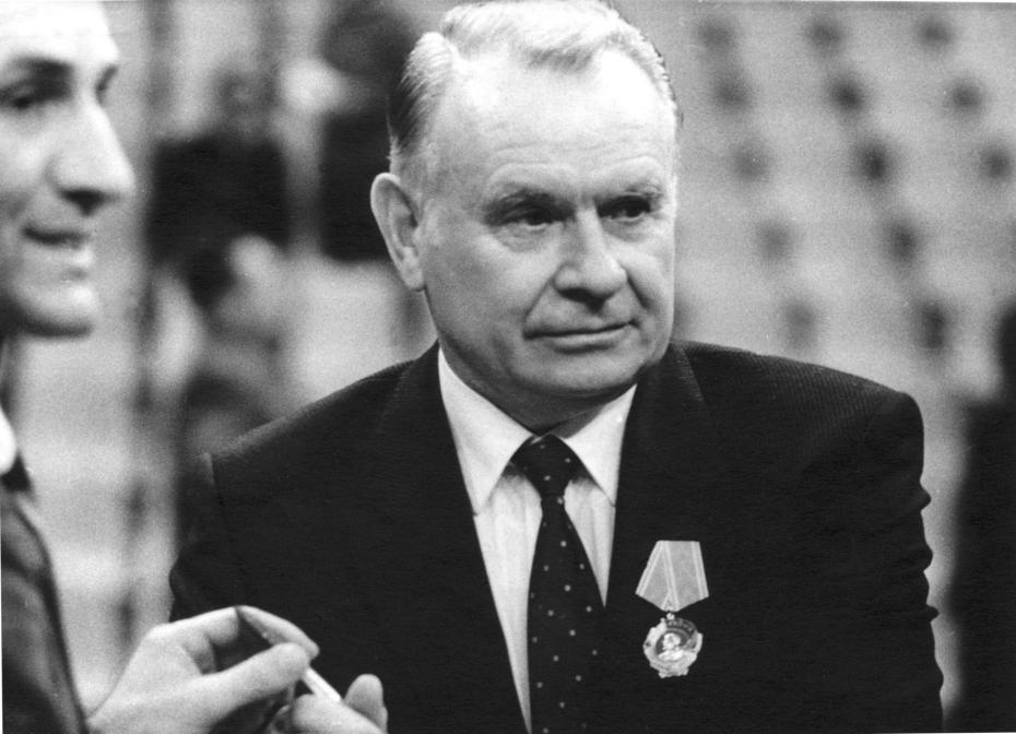 Константин Бесков
