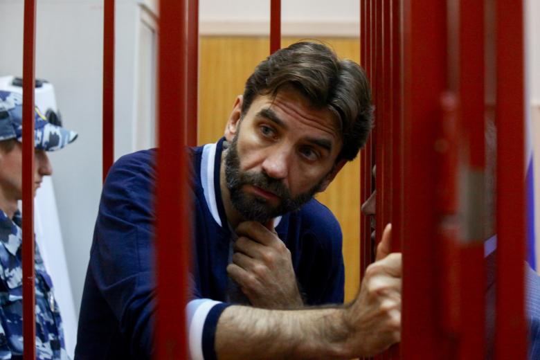 Рассмотрение ходатайства в Басманном суде о продлении срока содержания под стражей в отношении бывшего министра «Открытого правительства» Михаила Абызова, обвиняемого в создании преступного сообщества и хищении 4 млрд рублей
