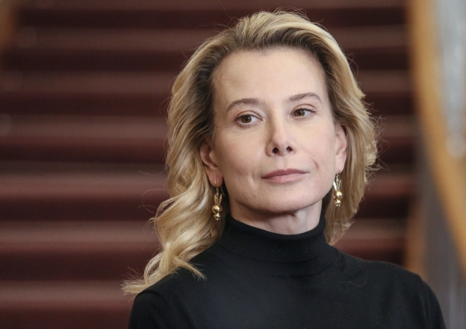 Слухи о продаже «Едим дома», суды, мемы и насмешки: как живет Юлия Высоцкая