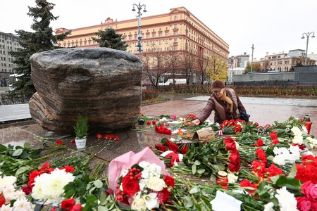 «Упрек людям»: глава СПЧ раскрыл истинную суть памятных акций на Лубянке