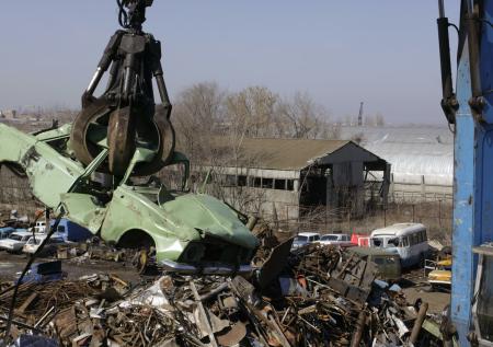 Уфимец поверил бомжам и сдал чужие машины на металлолом