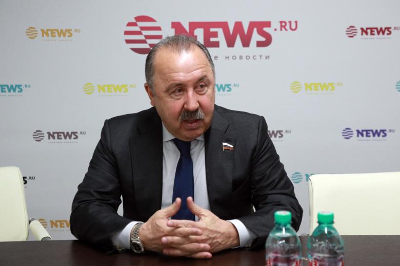 Валерий Газзаев