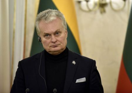 Президент Литвы скрыл, что состоял в КПСС