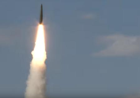 Минобороны обнародовало видео запуска баллистической ракеты «Искандера»