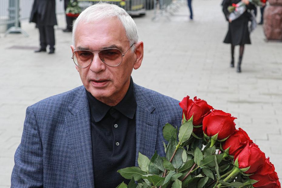 Карен Шахназаров
