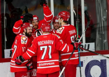 «Автомобилист» разгромил «Авангард» и продлил победную серию в КХЛ