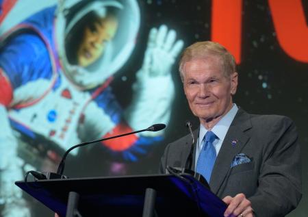 Новый глава NASA впервые поговорит с Рогозиным 
