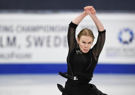 Уехавшая в Польшу российская фигуристка рассказала о косых взглядах