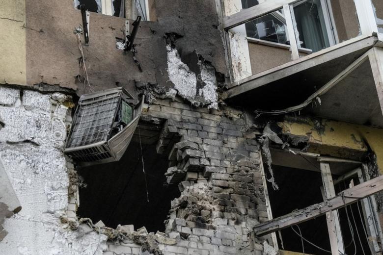 Дрон со взрывчаткой влетел в жилой дом в Воронеже