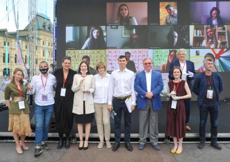 Победителей литературной премии «Лицей» наградили на Красной площади