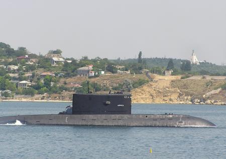 Старейшая подлодка «Алроса» впервые за восемь лет вышла в море на испытания
