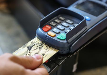 Некоторые терминалы в РФ могут перестать принимать карты Visa и MasterCard